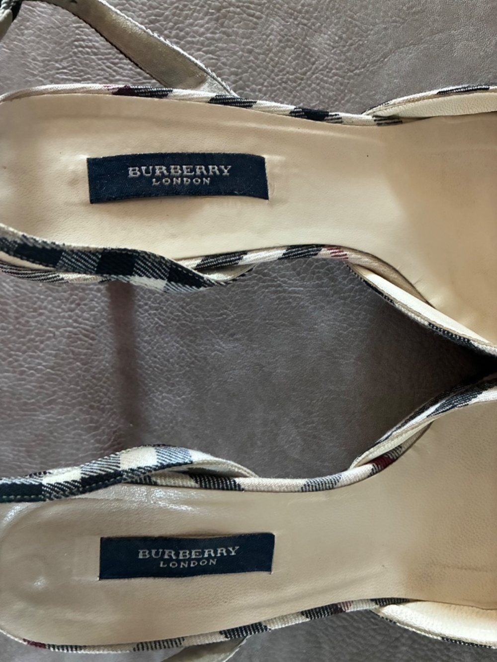 Burberry London Nova sling back kitten heel pumps. - Picture 5 of 14